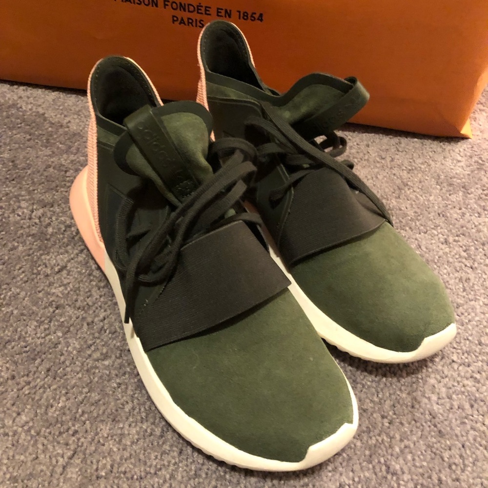 Army green and pink adidas shoes - Picture 2 of 4
